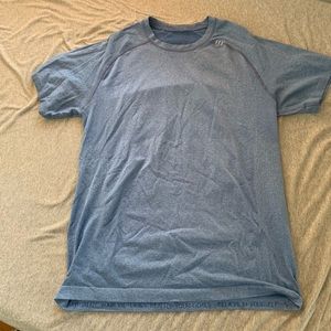 Men’s small lululemon shirt